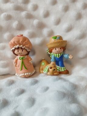 2/$14 1981 Strawberry Shortcake Figure Kids Toy Collectable Girls 90s Vintage